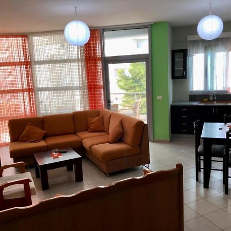 Lorenso Guest House Sarande Bagian luar foto