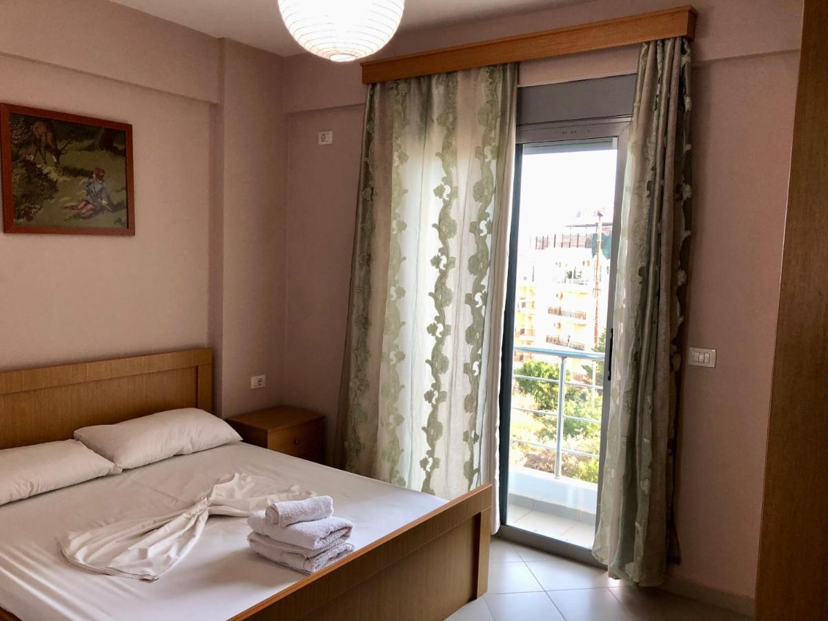 Lorenso Guest House Sarande Bagian luar foto