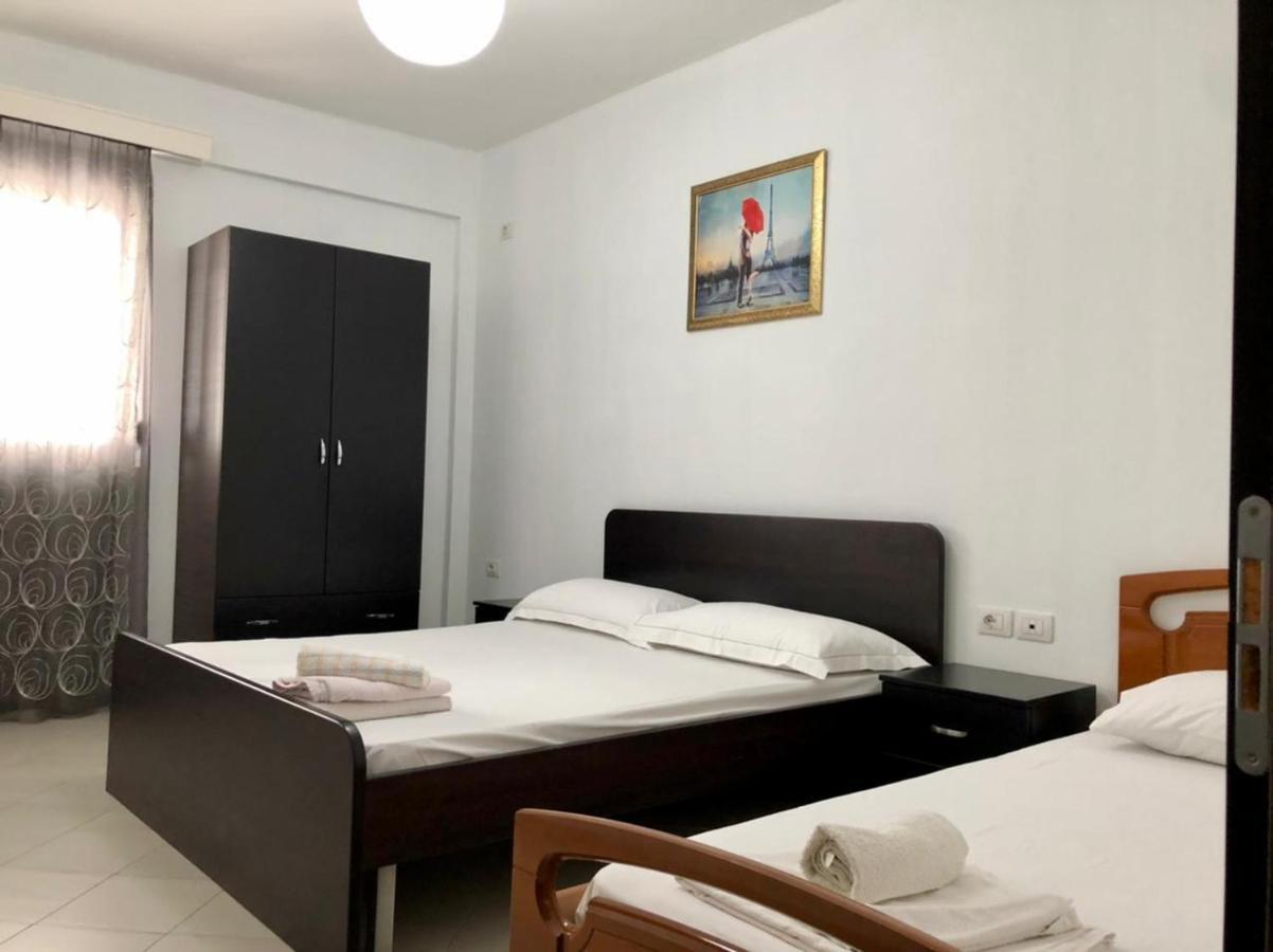 Lorenso Guest House Sarande Bagian luar foto