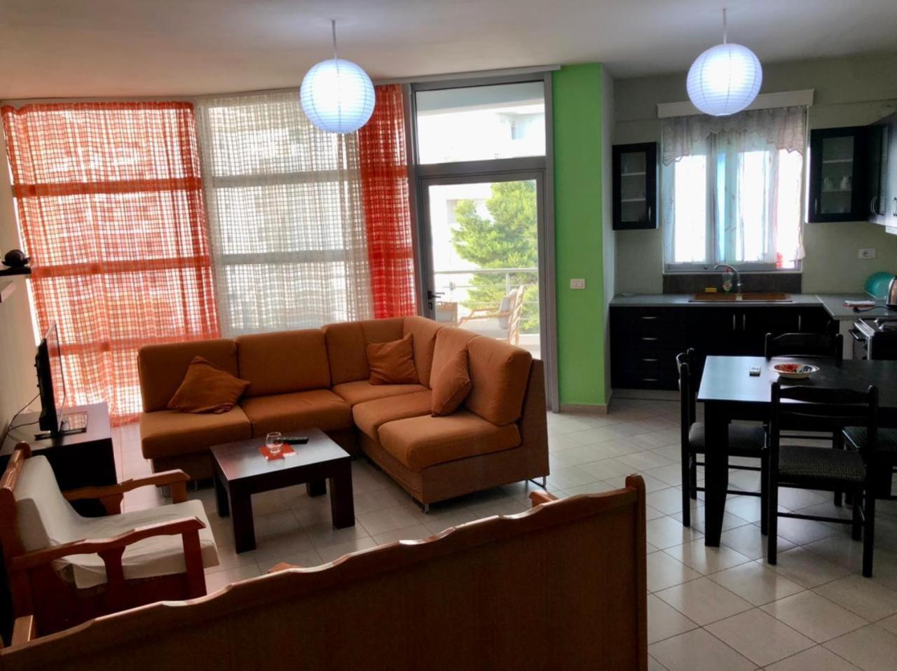Lorenso Guest House Sarande Bagian luar foto