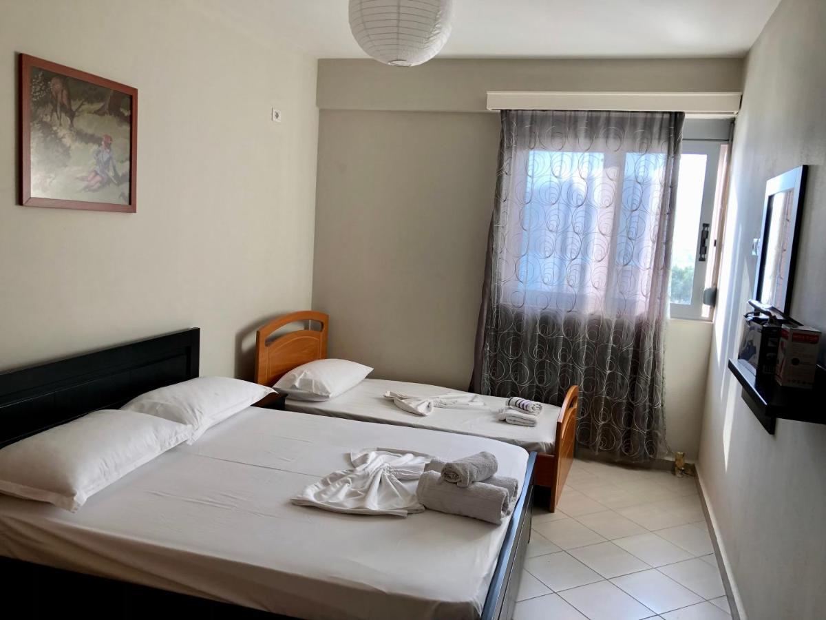 Lorenso Guest House Sarande Bagian luar foto