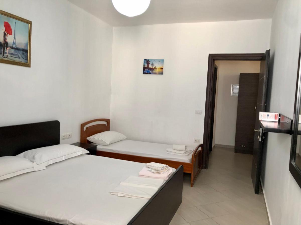 Lorenso Guest House Sarande Bagian luar foto