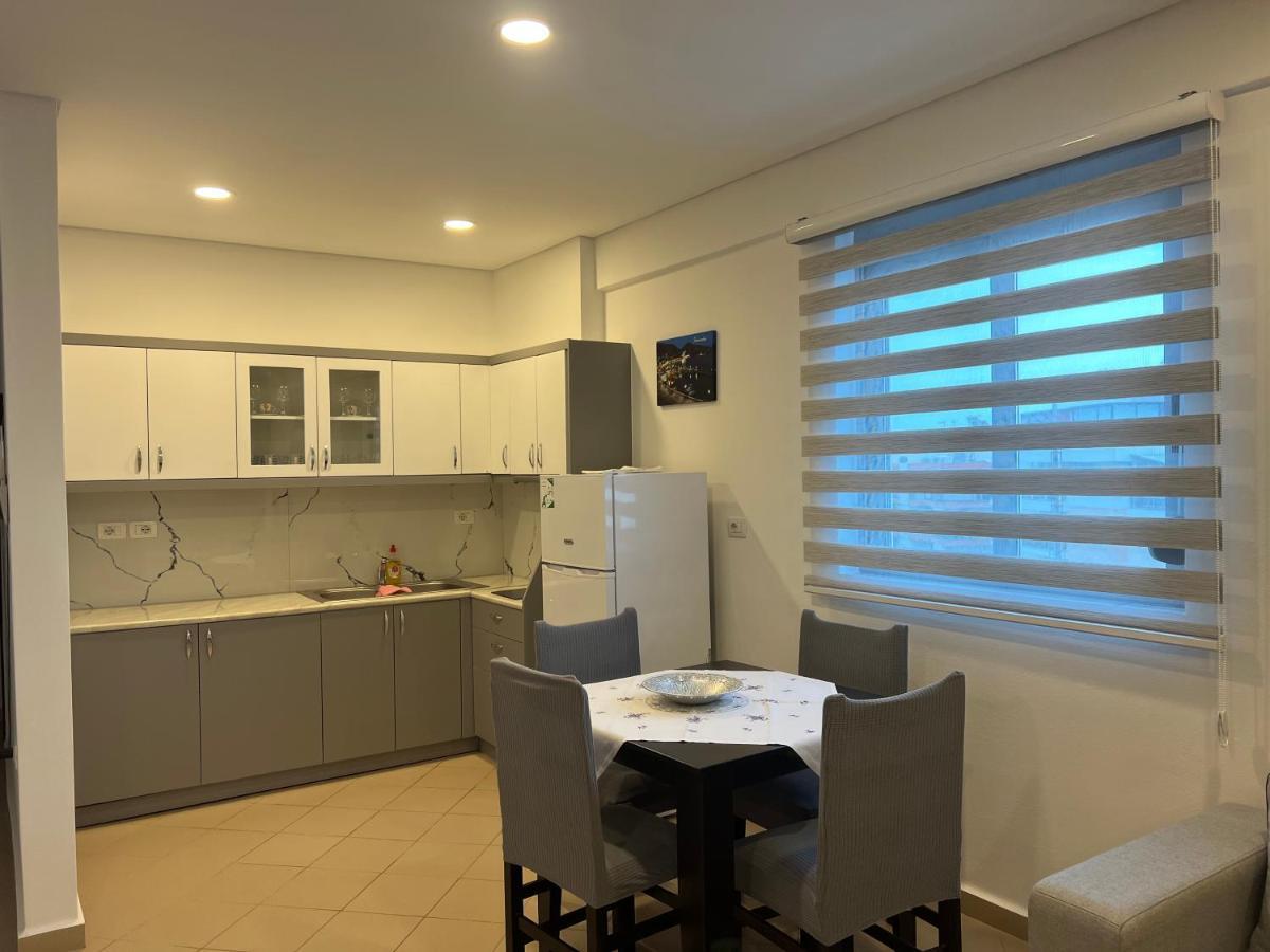 Lorenso Guest House Sarande Bagian luar foto