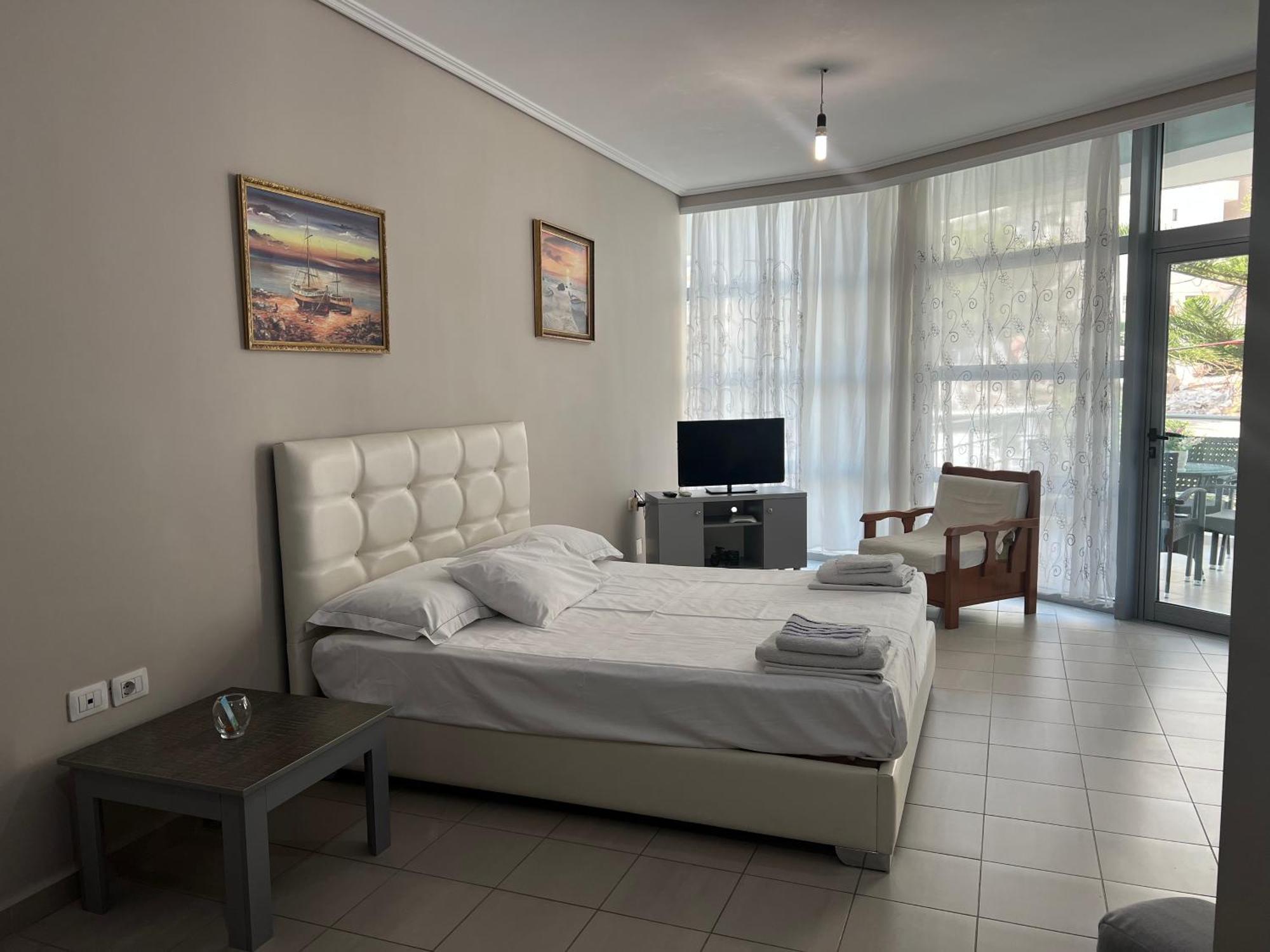 Lorenso Guest House Sarande Bagian luar foto